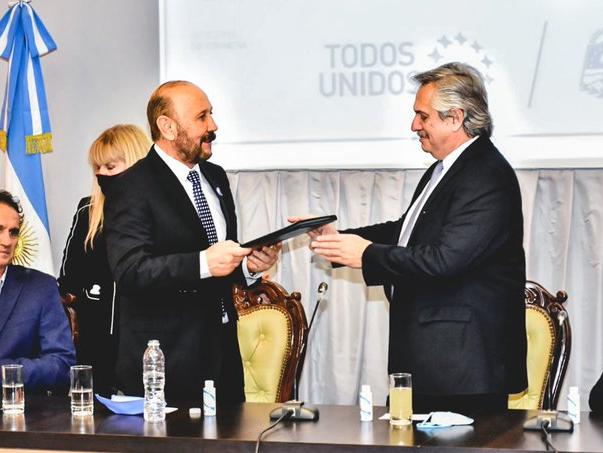 Interna en el oficialismo: Alberto recibió a Insfrán para influir en la estrategia electoral Interna en el oficialismo: Alberto recibió a Insfrán para influir en la estrategia electoral