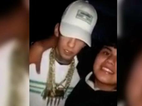Una fan intentó darle un beso en la boca a L-Gante: el video con la reacción del cantante Una fan intentó darle un beso en la boca a L-Gante: el video con la reacción del cantante