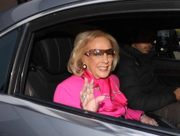 Comunicaron que fue exitosa la intervención quirúrgica a Mirtha Legrand Comunicaron que fue exitosa la intervención quirúrgica a Mirtha Legrand