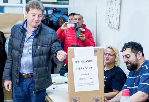 Amplia ventaja del gobernador Gustavo Melella en Tierra del Fuego Amplia ventaja del gobernador Gustavo Melella en Tierra del Fuego