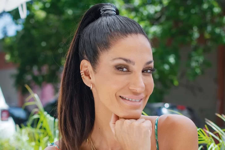 Silvina Escudero se puso nostálgica y le regaló una fotito en bikini taparrabos a sus fans