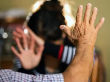 Zafó de la cárcel a pesar de golpear a su pareja porque le pidió que dejara de comprar droga Zafó de la cárcel a pesar de golpear a su pareja porque le pidió que dejara de comprar droga