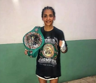 Leonela Yudica cambió de categoría y se quedó con el cinturón Minimosca Leonela Yudica cambió de categoría y se quedó con el cinturón Minimosca
