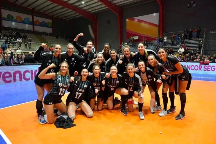 Candelaria Herrera jugó desde el arranque y anotó 8 puntos en la victoria de Las Panteras