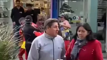 El Chapulín y “La Mona” se defendieron a los golpes de un ladrón en la peatonal de Córdoba El Chapulín y “La Mona” se defendieron a los golpes de un ladrón en la peatonal de Córdoba