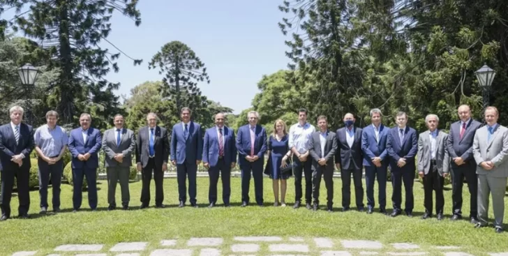 Los gobernadores del PJ apuran una cumbre para unificar posturas frente a las PASO Los gobernadores del PJ apuran una cumbre para unificar posturas frente a las PASO