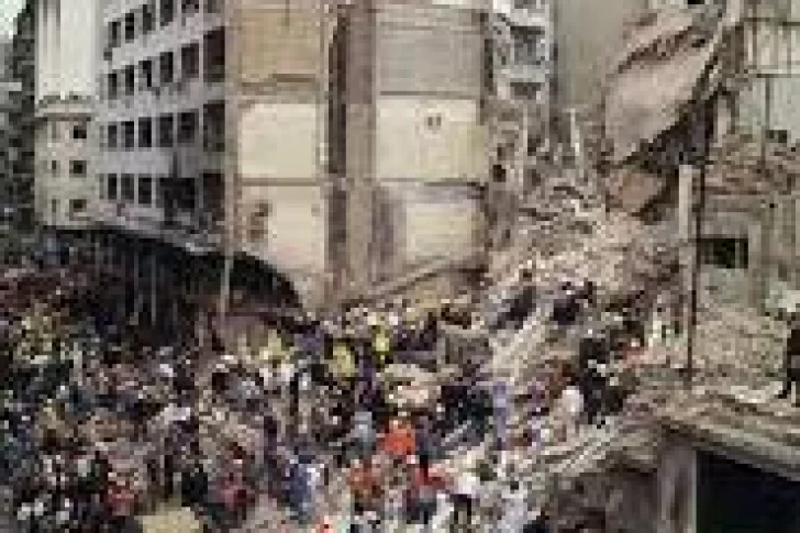 Ordenan detener a cuatro ciudadanos libaneses por el atentado a la AMIA