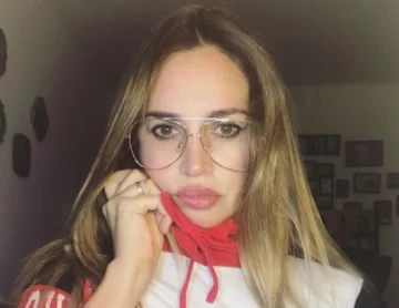 Sin corpiño y en bombacha, Belén Francese mostró la pancita: “Mi bebé me hace sentir la más sexy del mundo”