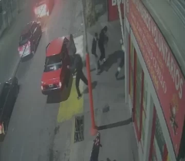 Una mujer llegó con su bebé convulsionando y Bomberos logró salvarle la vida Una mujer llegó con su bebé convulsionando y Bomberos logró salvarle la vida