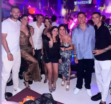 La Scaloneta está en Ibiza: la divertida noche de fiesta de los jugadores de la selección La Scaloneta está en Ibiza: la divertida noche de fiesta de los jugadores de la selección