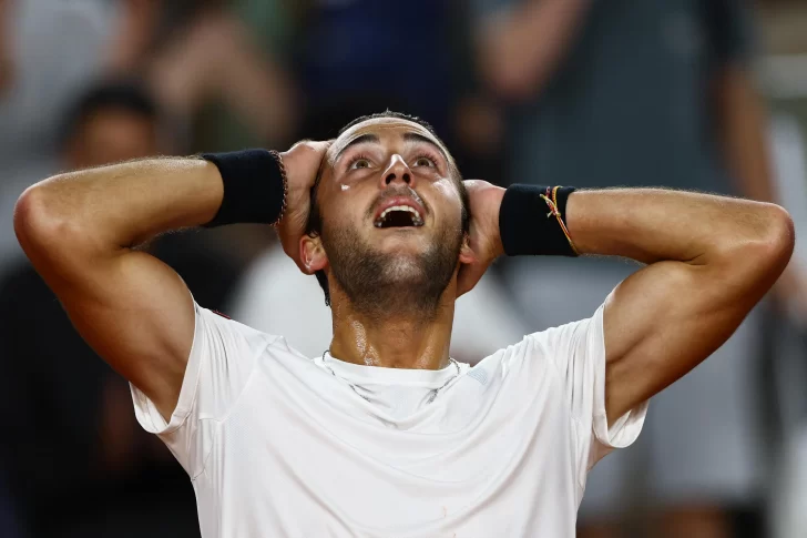 Etcheverry, enorme en Roland Garros: está en cuartos de final