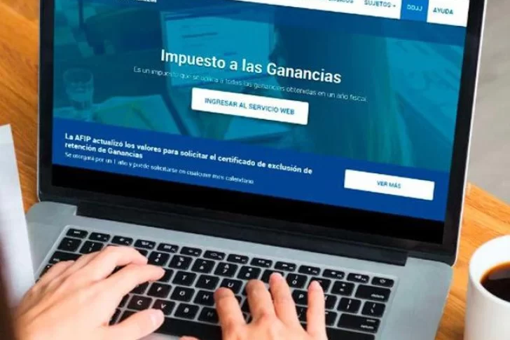 Aguinaldo: no paga Ganancias el que cobra hasta $880.000