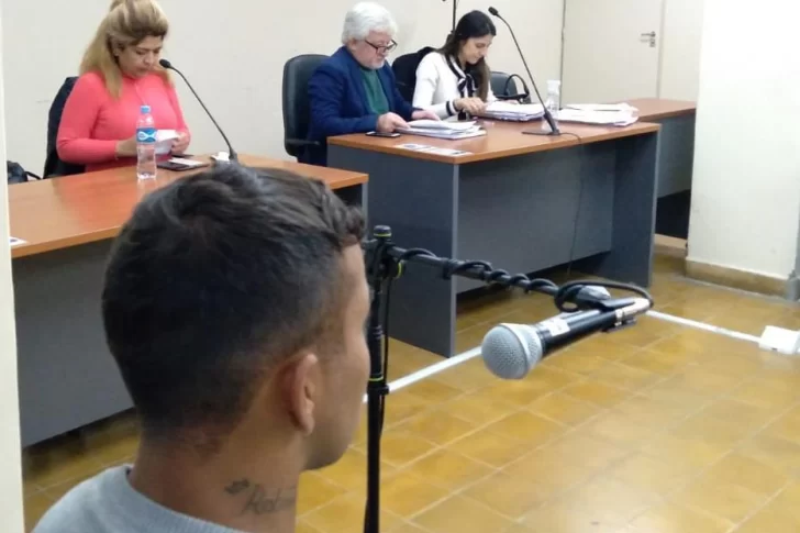 Violó a su prima y manoseó a su hermana, cárcel