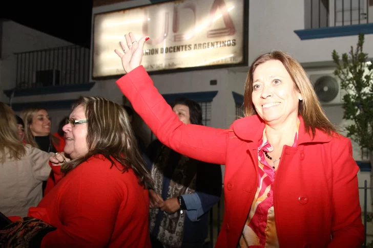 La oposición ganó en UDA y Navarro invitó a los autoconvocados