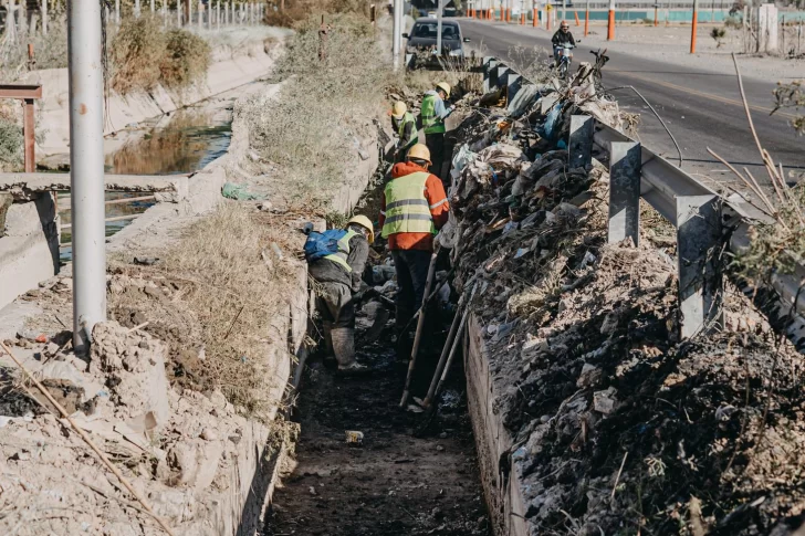 Por la sequía, reordenan el pago de la monda de los canales