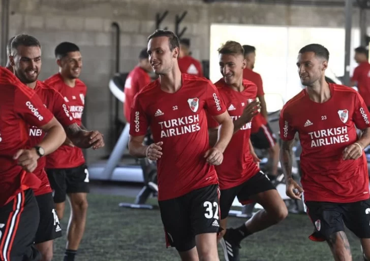 El técnico Demichelis tiene una sola duda