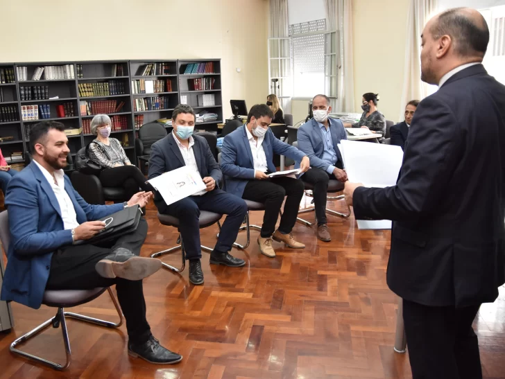De los partidos grandes, sólo uno recibió fondos nacionales De los partidos grandes, sólo uno recibió fondos nacionales