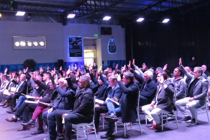 AFA bajó un descenso