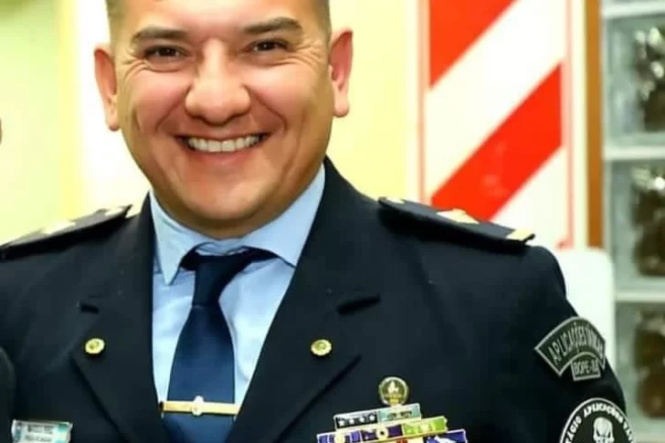 Alto jefe policial acusado de golpeador zafa de un juicio, accedió a la probation