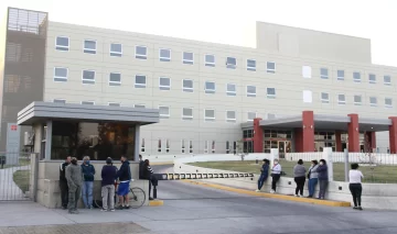 El médico, estable y aún en terapia intensiva El médico, estable y aún en terapia intensiva