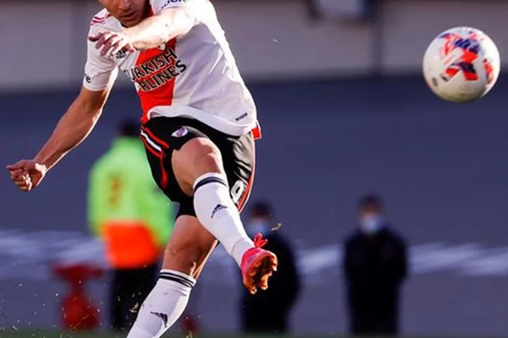 El campeón sale a la cancha