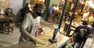 Gastronómicos y hoteleros pedirán la ayuda oficial para pagar sueldos