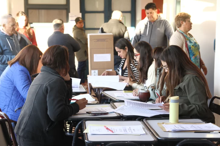 Rechazo popular a las doble candidaturas, a gobernador y para cargos nacionales Rechazo popular a las doble candidaturas, a gobernador y para cargos nacionales