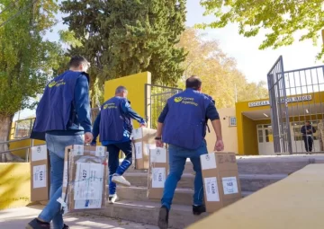 Confirmaron cómo será la actividad en las escuelas donde se vota el domingo Confirmaron cómo será la actividad en las escuelas donde se vota el domingo