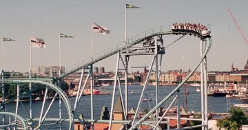 Un muerto y nueve heridos en el descarrilamiento en una montaña rusa Un muerto y nueve heridos en el descarrilamiento en una montaña rusa