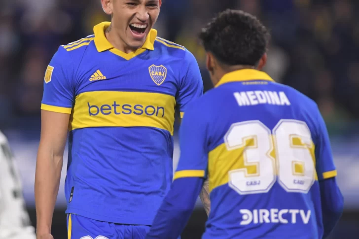 Boca le ganó 2-0 a Sarmiento y sigue en alza