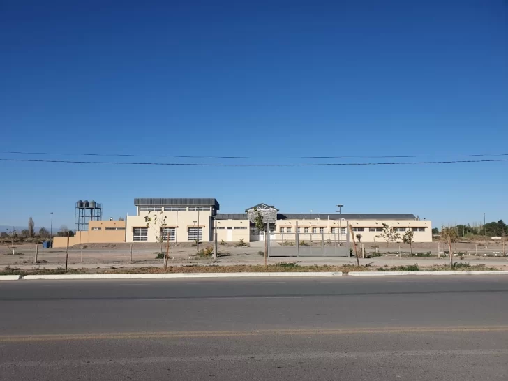 Urge nuevo edificio para educar Urge nuevo edificio para educar