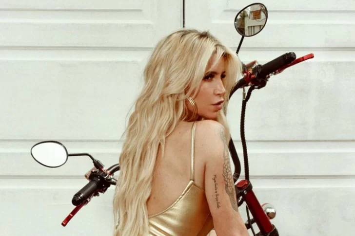 Florencia Peña, en una pose subida de tono y bikini diminuta