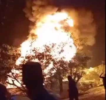 Impactante explosión en un depósito clandestino de combustible en Formosa Impactante explosión en un depósito clandestino de combustible en Formosa