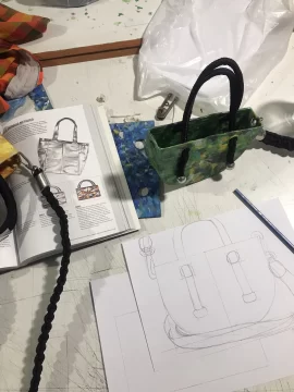 La moda “Plastika”, siempre a mano La moda “Plastika”, siempre a mano