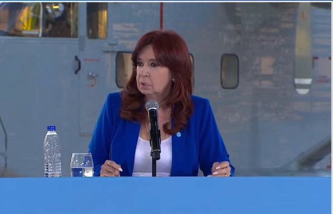 CFK: “Era necesario construir una lista de unidad, para ganar hay que apostar” CFK: “Era necesario construir una lista de unidad, para ganar hay que apostar”