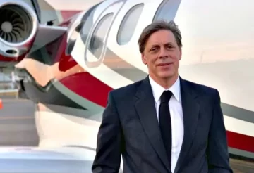 Renunció el piloto que hizo la polémica maniobra con el nuevo avión presidencial Renunció el piloto que hizo la polémica maniobra con el nuevo avión presidencial