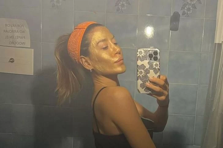 Jimena Barón y un despertar con poquísima ropa