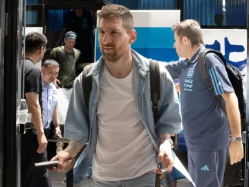Messi ya está en Beijing para los amistosos del seleccionado argentino campeón del mundo Messi ya está en Beijing para los amistosos del seleccionado argentino campeón del mundo