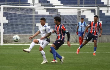 Peñarol está vivo: venció a Juventud Unida en el Bicentenario Peñarol está vivo: venció a Juventud Unida en el Bicentenario