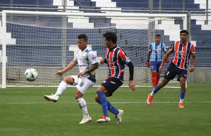 Peñarol está vivo: venció a Juventud Unida en el Bicentenario Peñarol está vivo: venció a Juventud Unida en el Bicentenario