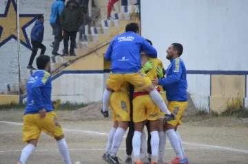 Colón Junior y Atenas definirán el Torneo de Invierno tras avanzar por penales Colón Junior y Atenas definirán el Torneo de Invierno tras avanzar por penales