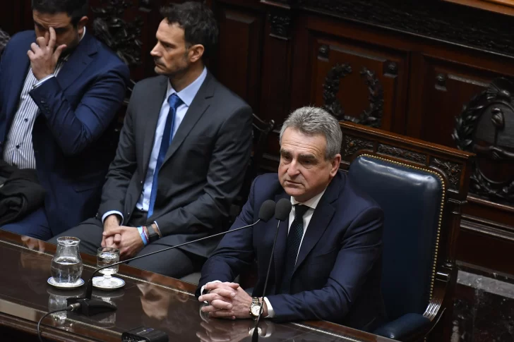 Rossi rechaza la idea de que el país tenga que hacer una devaluación