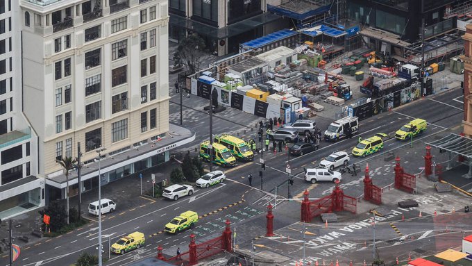 A horas del inicio del Mundial femenino, un tirador provocó un desastre en el centro de Auckland A horas del inicio del Mundial femenino, un tirador provocó un desastre en el centro de Auckland