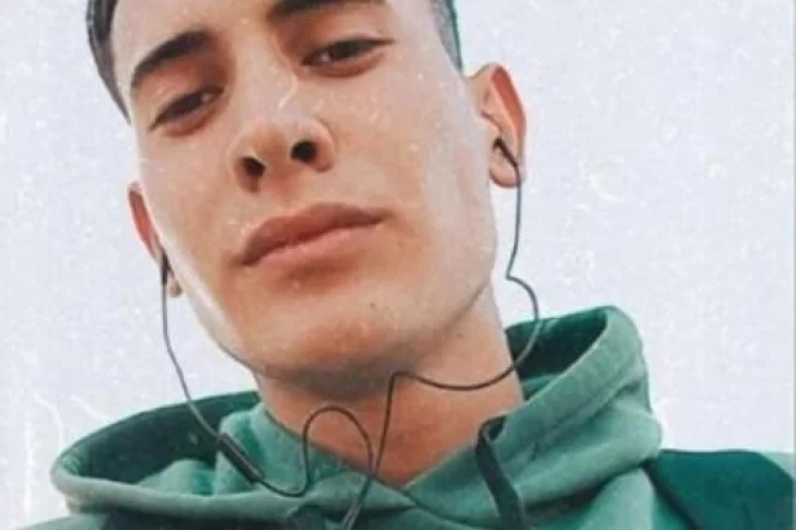 Falleció el joven motociclista que había chocado contra un micro en Rivadavia