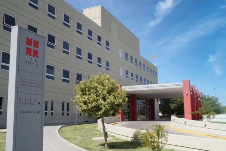 Un motociclista quedó en grave estado tras chocar con un auto