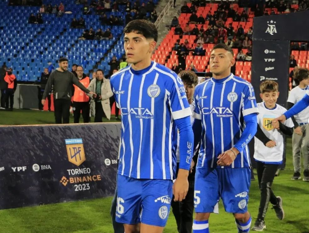 De la Villa Obrera a debutar en Primera con Godoy Cruz: la meteórica carrera de Mateo Mendoza De la Villa Obrera a debutar en Primera con Godoy Cruz: la meteórica carrera de Mateo Mendoza