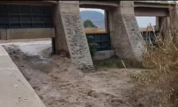 Por los trabajos de monda en el dique Ignacio de la Roza, zonas del Oeste se ven afectadas Por los trabajos de monda en el dique Ignacio de la Roza, zonas del Oeste se ven afectadas