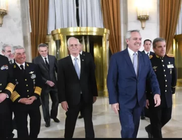 Alberto Fernández anunció aumento salarial para las Fuerzas Armadas y una actualización de la carrera militar Alberto Fernández anunció aumento salarial para las Fuerzas Armadas y una actualización de la carrera militar