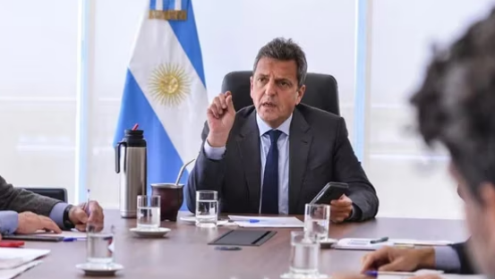 El Gobierno necesita 3.500 millones de dólares para pagar vencimientos y alista las primeras medidas El Gobierno necesita 3.500 millones de dólares para pagar vencimientos y alista las primeras medidas