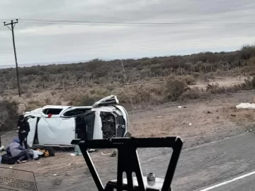 Una familia completa terminó hospitalizada al protagonizar un vuelco en 25 de Mayo Una familia completa terminó hospitalizada al protagonizar un vuelco en 25 de Mayo